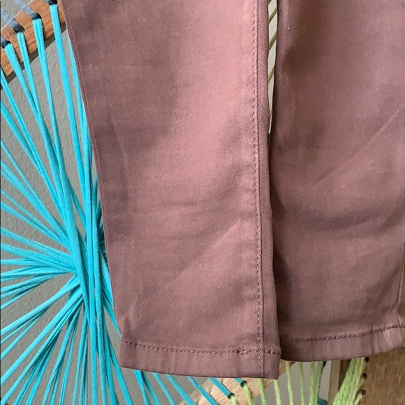 Joes Jeans. Mid rise legging super soft & stretchy - Picture 4 of 6